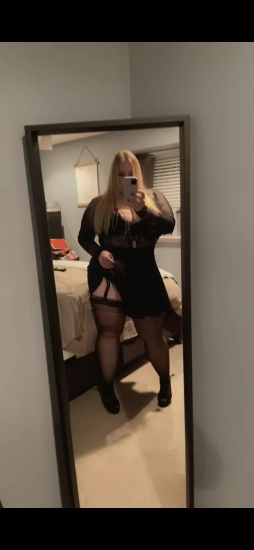 slide your hands up my skirt by purpleaurora69