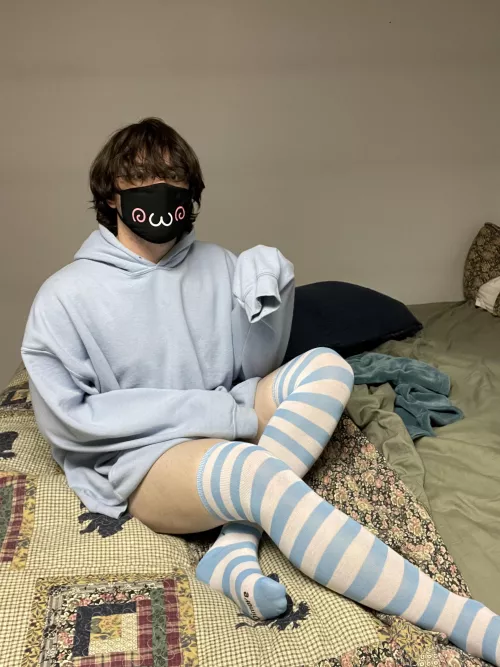 Slight face reveal 😖 by Jim_da_knight