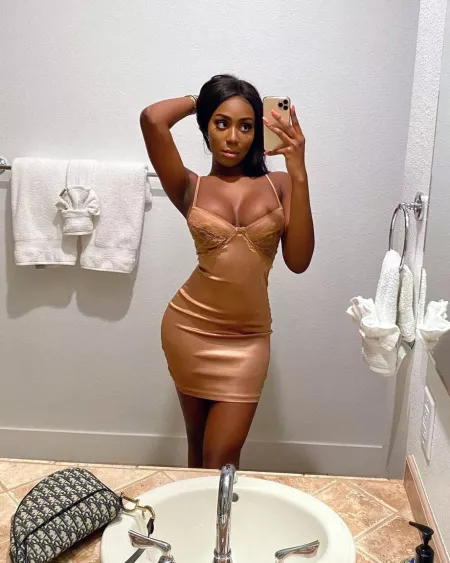 Slim & sexy by -SirSpankalot-