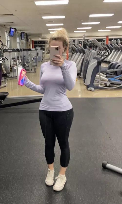 Slim thick ! by realprettyangel