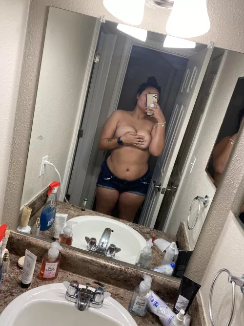 Slim thick;) by Sexybabyang