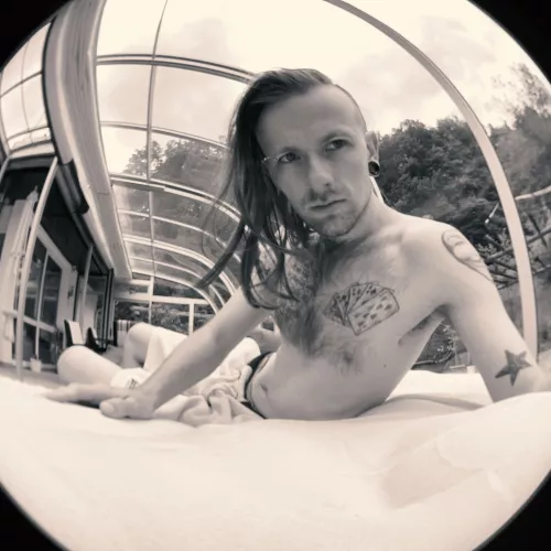 Slim, Toned, Tattooed, Kink & 420 friendly 🏳️‍🌈, 300+ posts 📸Send requests 🤗 Be sure to engage 👍 Cheap promos on my free just get in touch💯 by Broodingaf