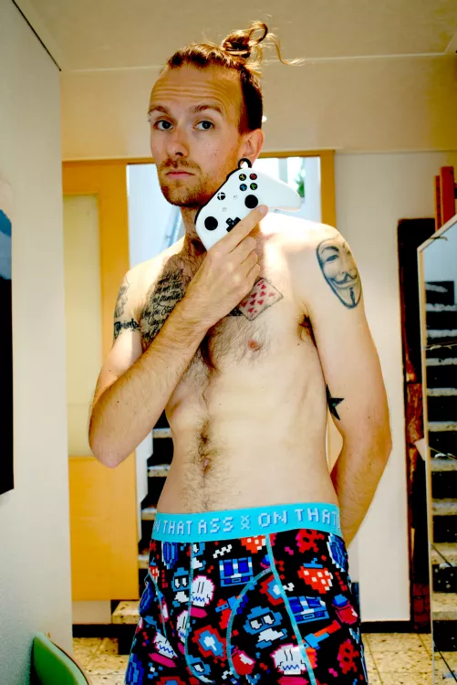 Slim, Toned, Tattooed, Kink & 420 friendly 🏳️‍🌈, 300+ posts 📸Send requests 🤗 Be sure to engage 👍 Cheap promos on my free just get in touch💯 by Broodingaf