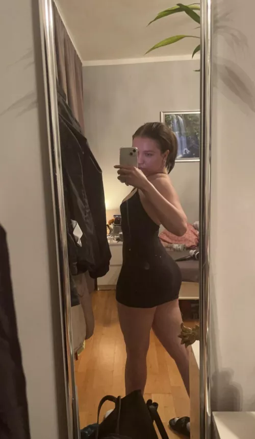 Slim waist and a bubble butt? by AdventurousAd6593