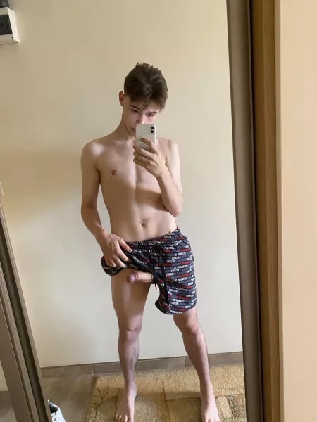 Slip them aside then give it a suck 😛💦 by sunboyxxl