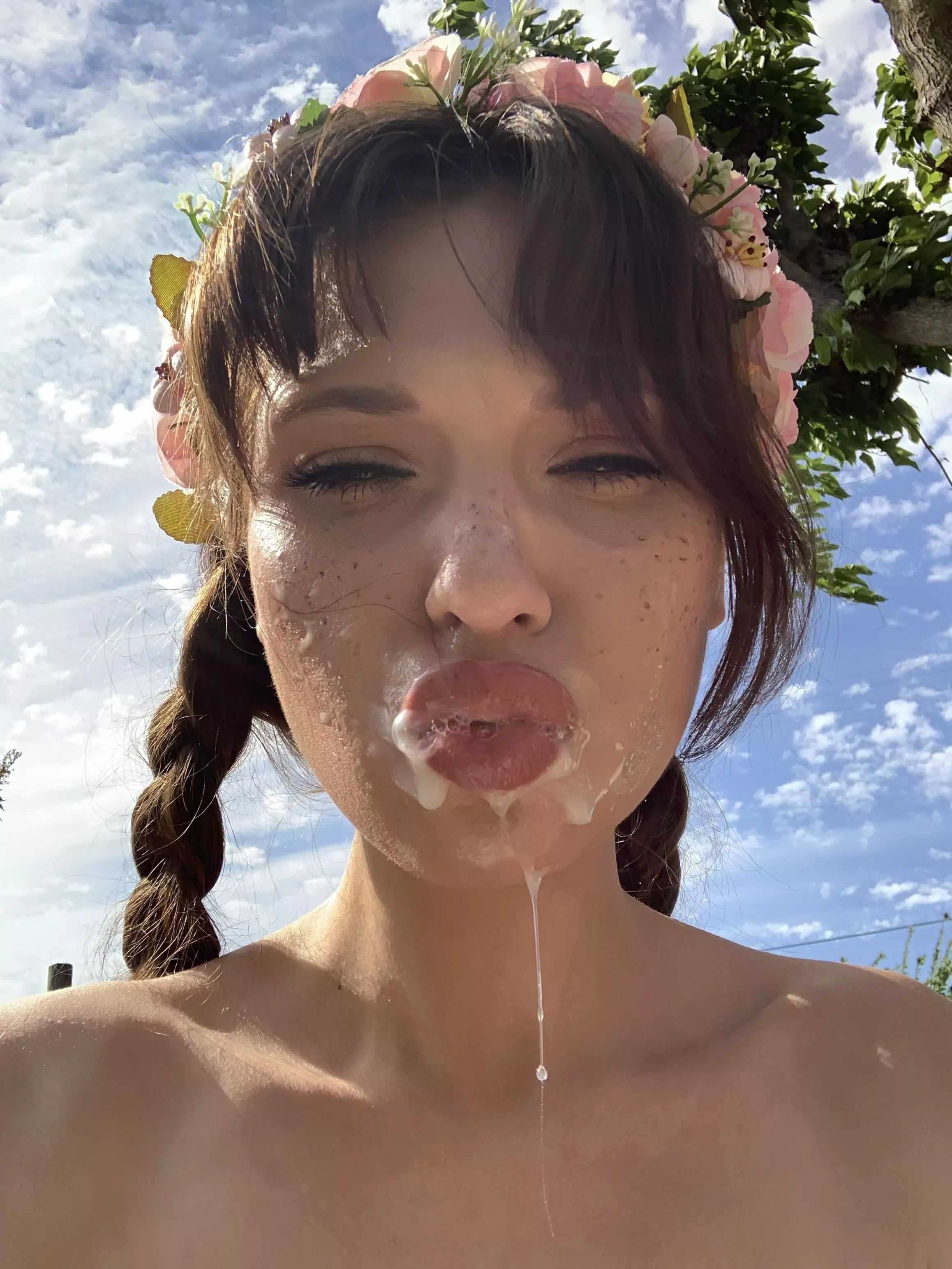 Sloppy kiss posted by Slagg_SC