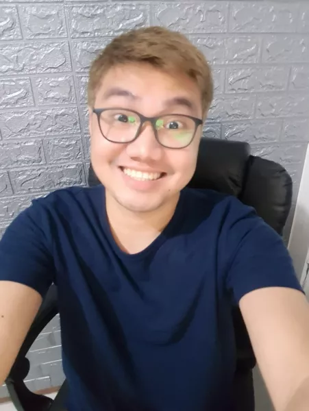 Slow and boring Sunday night. Anyone wants to chat? by Ronex92