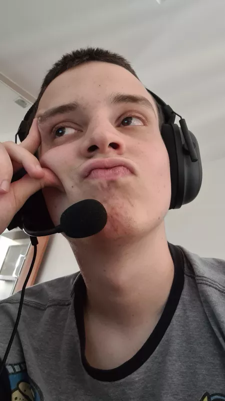 Slow day at work 🥱 by BigOlHomo