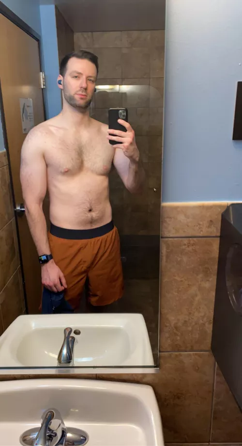 Slowly getting bigger 😬 by edon2689