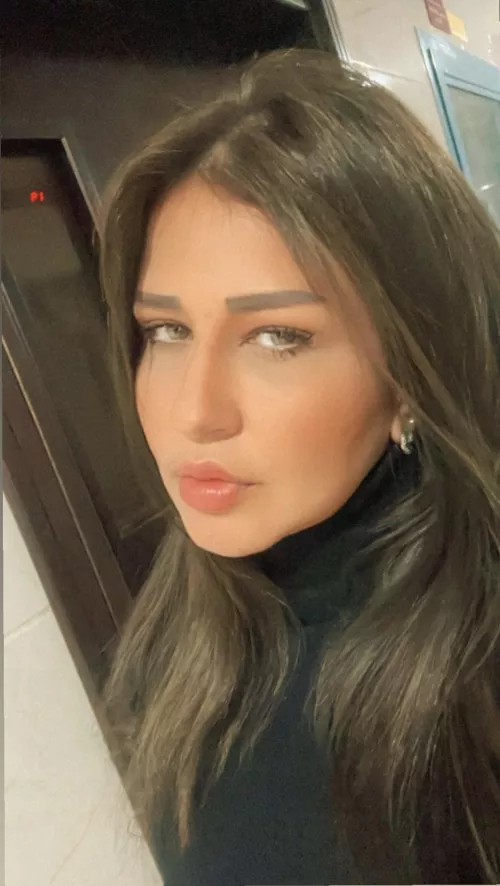 Slut aunt by hdbshhsbsbsbs