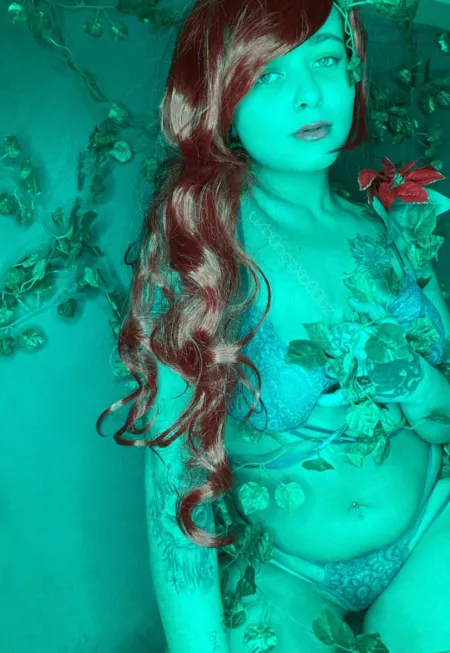 Slutty Ivy by Rosie Wonderland (self) by b0ngzXb00bz