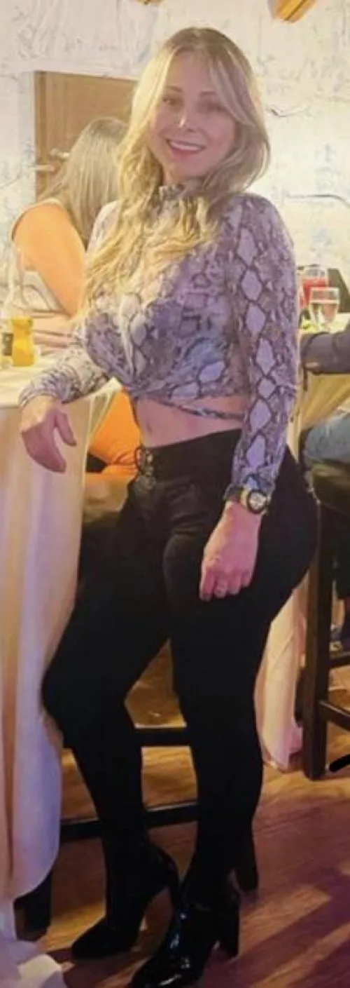 Sluty aunt. Mother of two. Would kill to fuck her once in my life by Not__Santi__