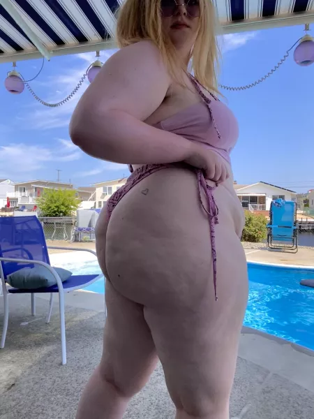 Smack it? 🍑 by thicc_brat