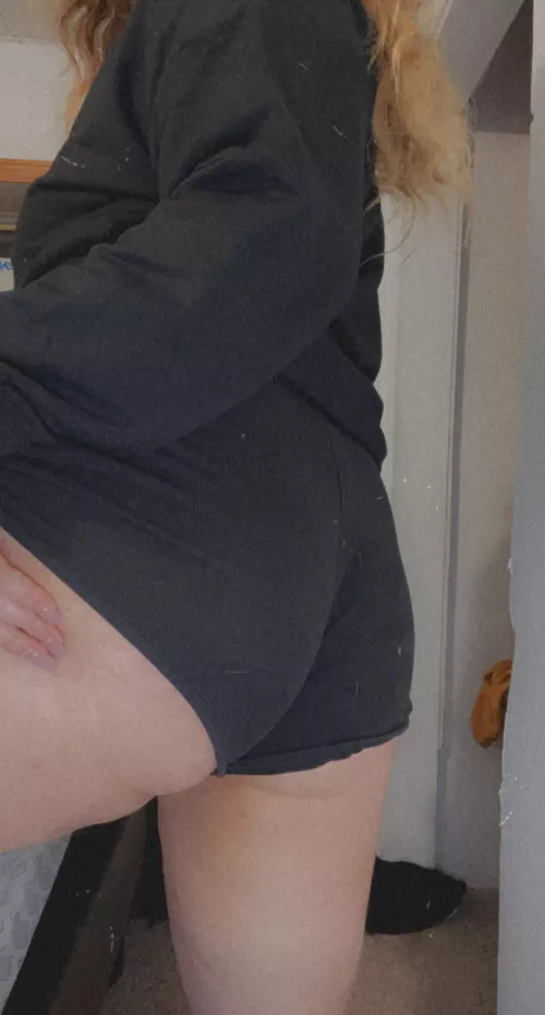 Smack it please by naughtysecretpics