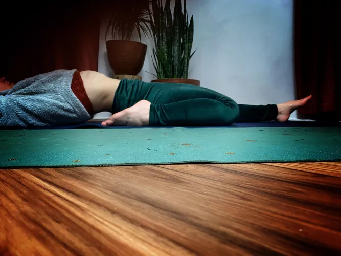 Small enough to put your hands around my waist😉 by MilfinaMask