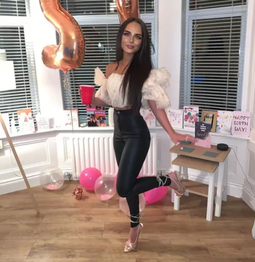 Small, sexy, Scottish by betaboy97