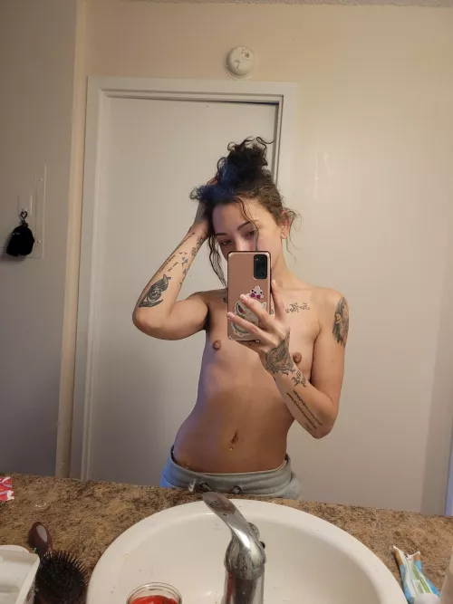 Small tits, small waste and a fat ass ;) by That-Resist-196