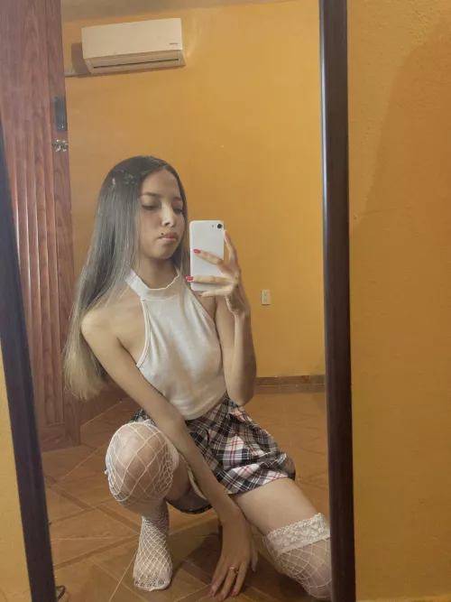 Small with perky tits, am I your type?🙈 by baby_moon16