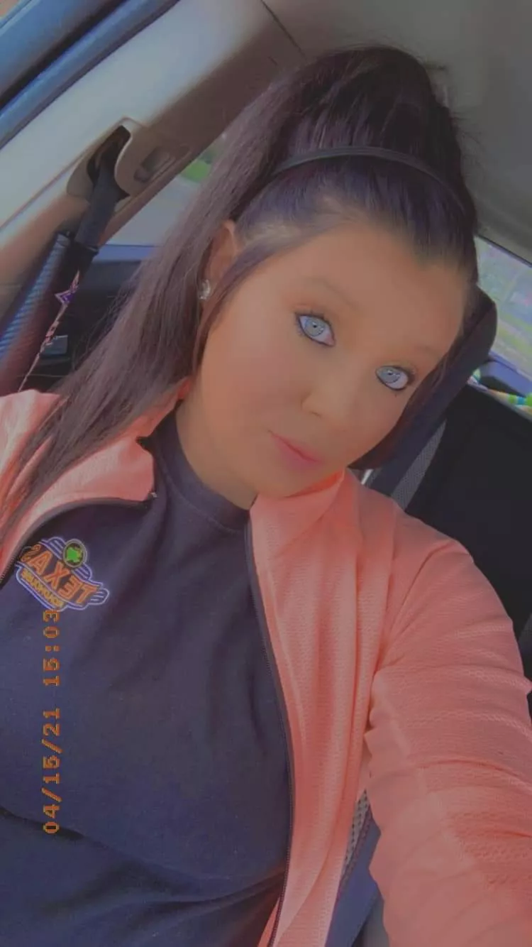 Smash or pass please awnser posted by yeeyeeboy690