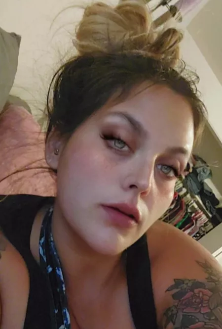 Smash or pass? 😘😏 by [deleted]