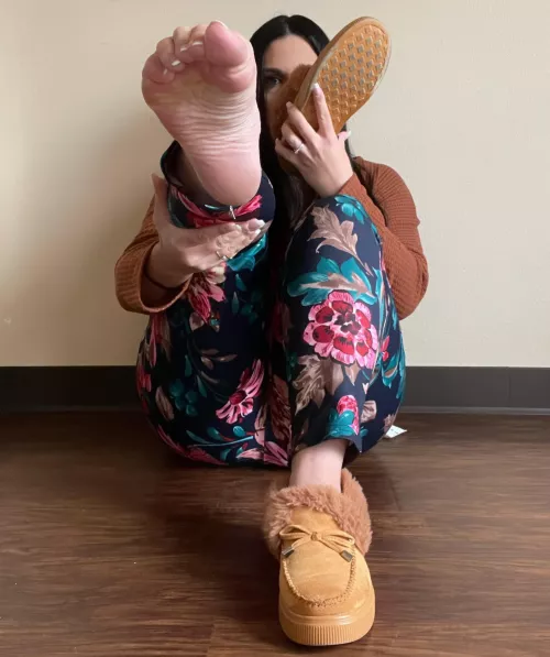 Smells so good 🥴🤤 by LilMissNaaya