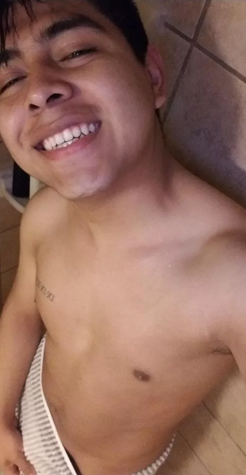 Smile 😊 by jugo_de_pollo_