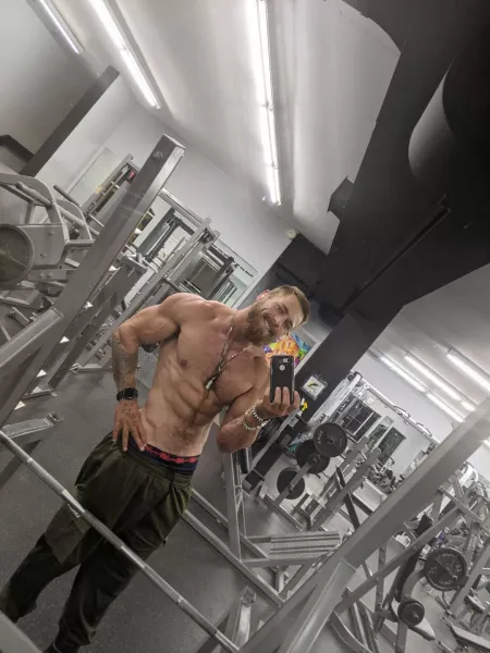 smileee, I shaved for my comp :o by jimjr34