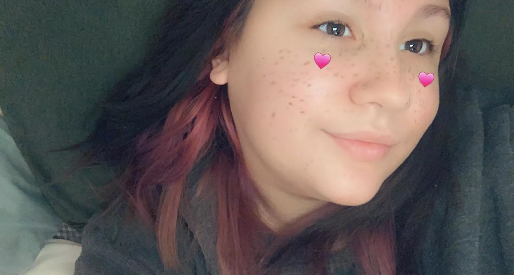 Smiley morning! I hope you all have a wonderful day 🥰 stay positive it’s Friday! 💗 posted by princesscrystalll