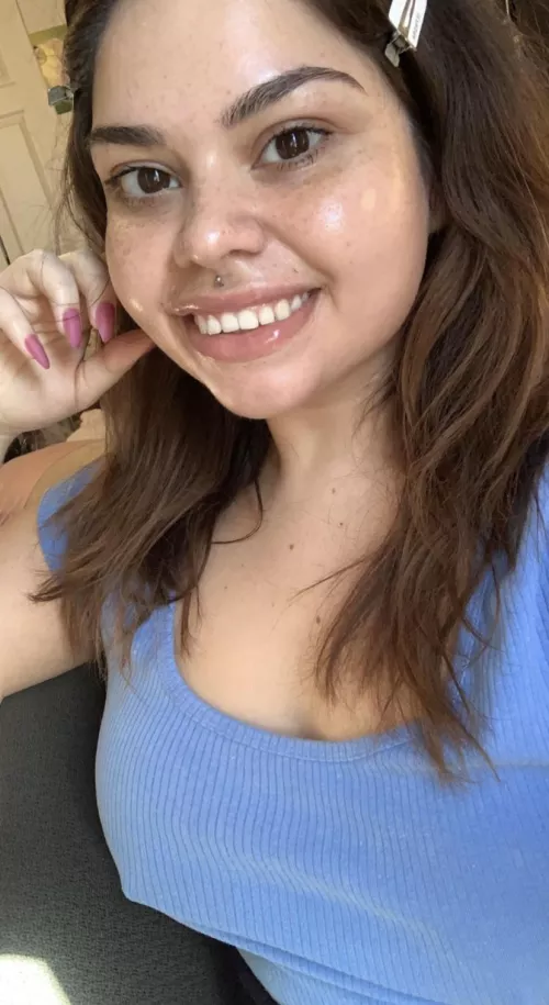 Smiling bc no underwire is stabbing me in the boob (: by mollyzedolly