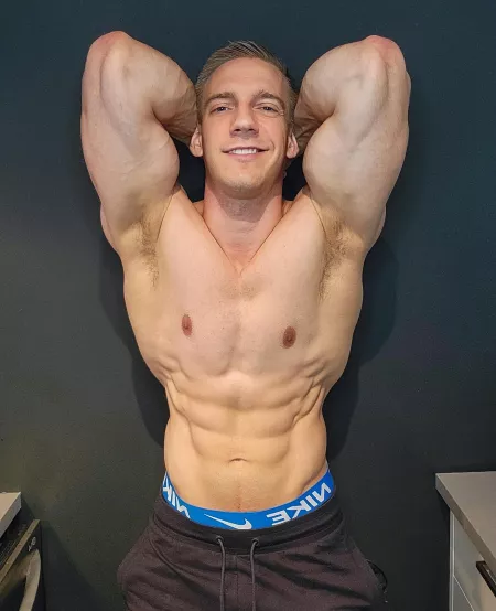 Smiling cuz you love your passion 😁💙 by John_fitness91