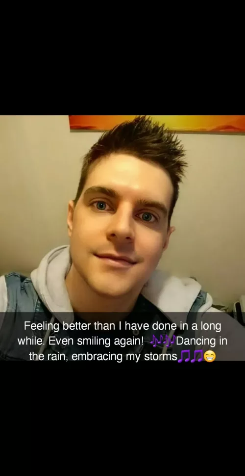 Smiling for the first time in what feels like such a long time. I met a great guy recently, and my world seems to have turned the right way up, so I can't help but smile now, because he's in it! =) by Ass-Effekt