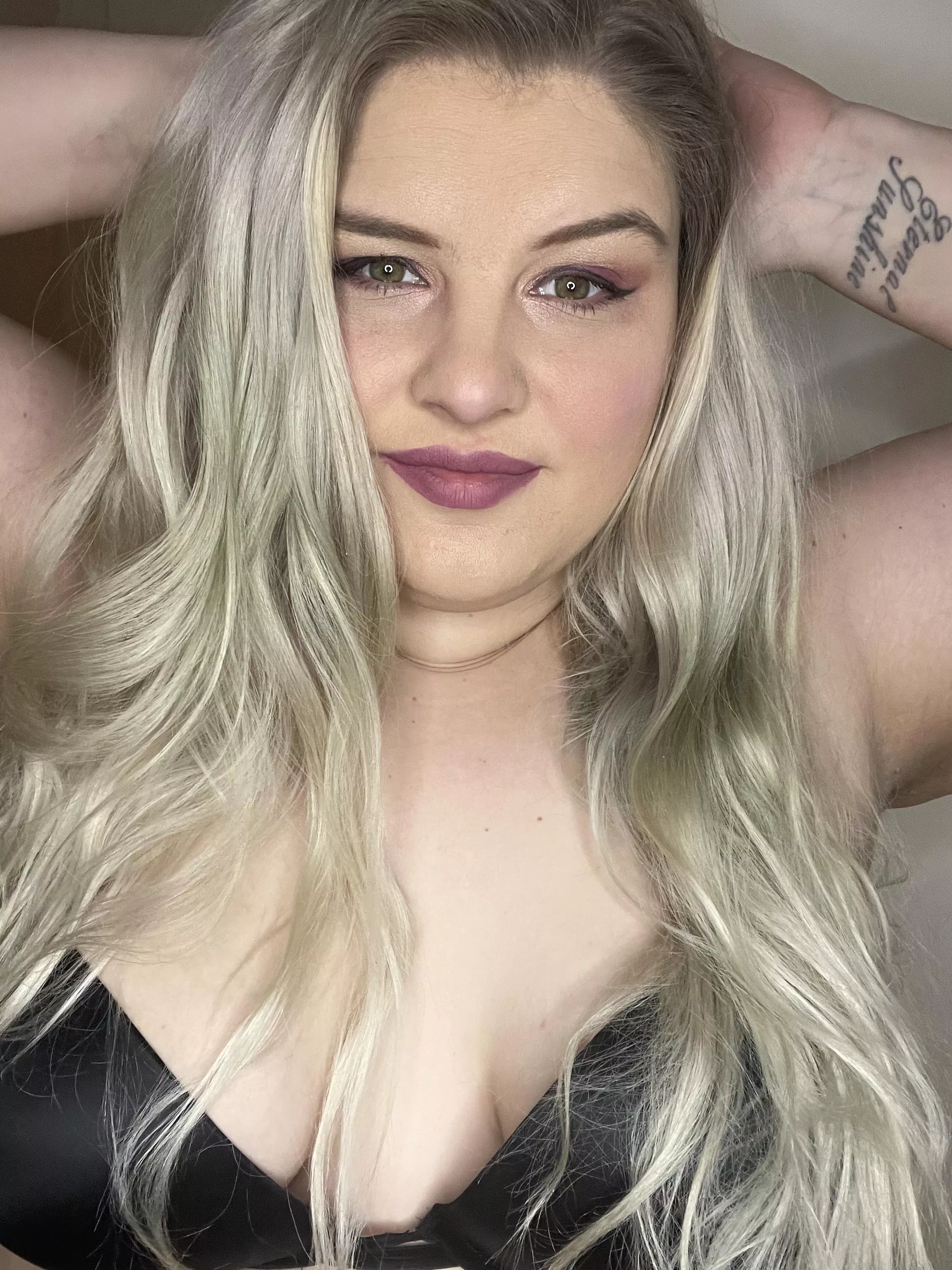 Smiling through my rough day 😊 posted by mollybarnettexx