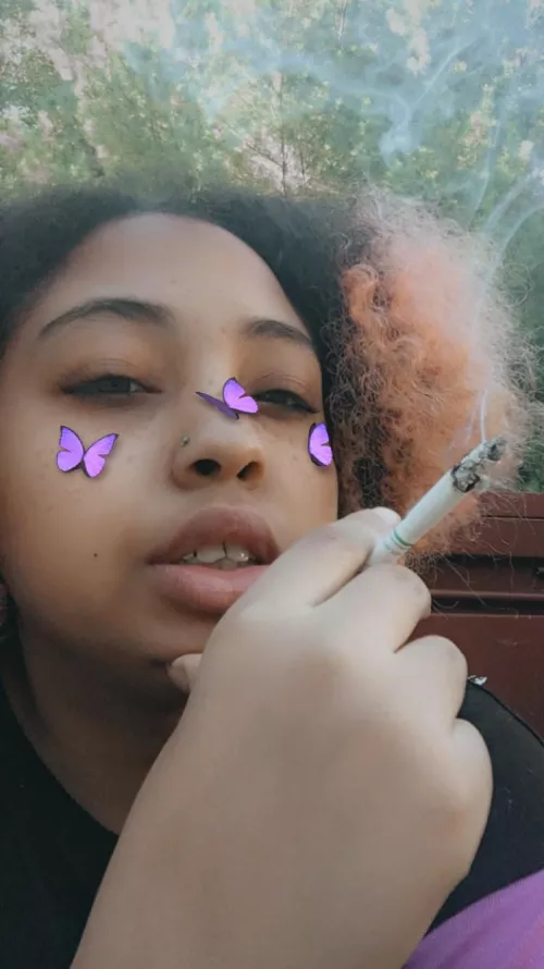 Smoke break 💨 by KittyyXXX