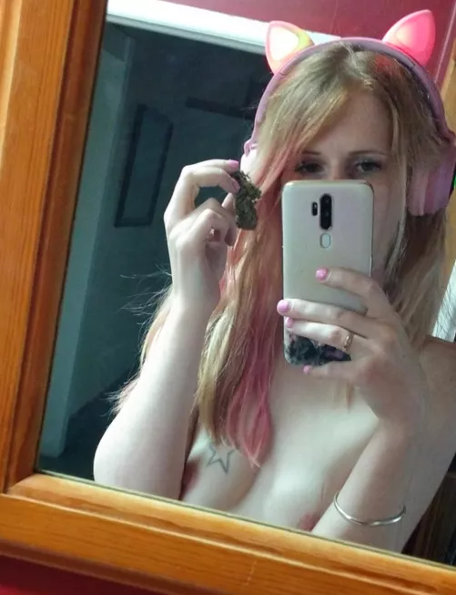 Smoke with me ? 😋 by jesswestcoast