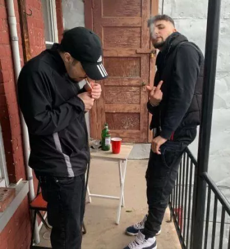 “Smokin n drinkin Scally lads” ... by neilfromsydney2003