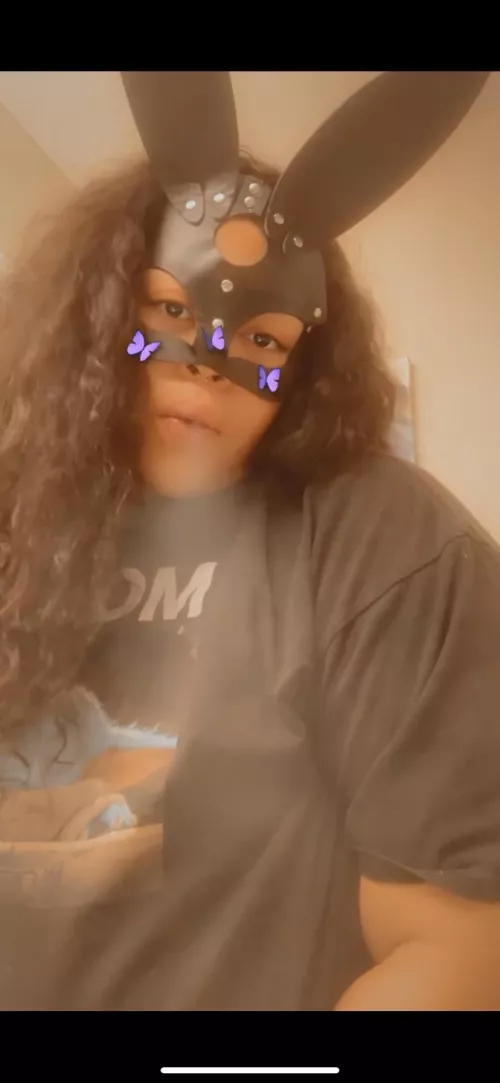 Smoking on wedding cake 🍰 [24F] by Br0wn_Babe