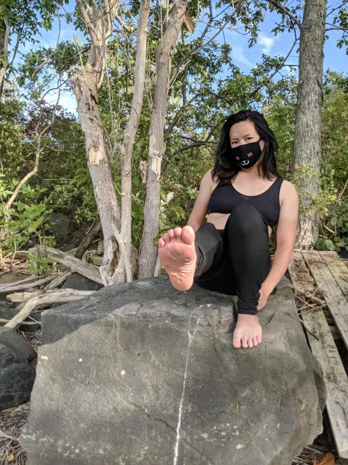 Smol toes by ukekitty