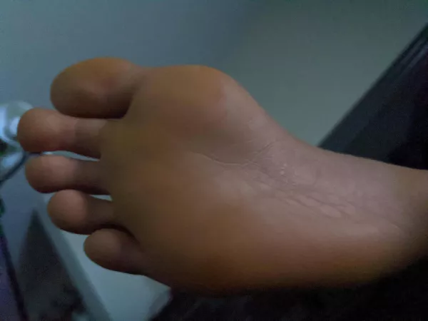 Smooth, ticklish foot! by Katlove2