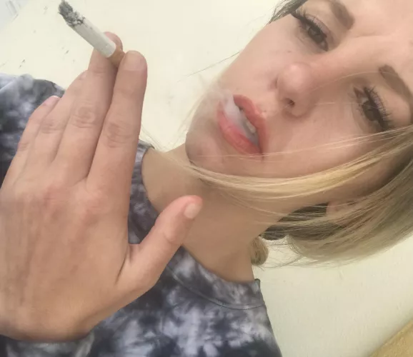 Smudged my lipstick having this smoke by PantiePrincess300