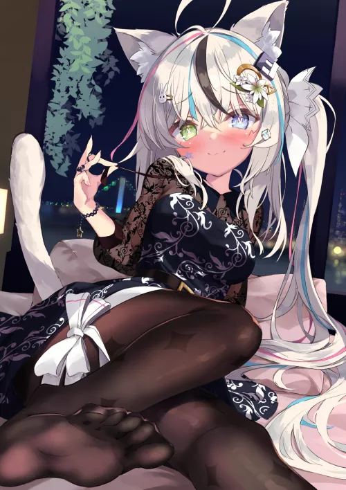 Smug kitty knows she's cute by FoehammersRvng