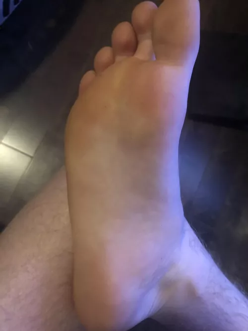 Snap: @j_doe6839 come hypnotize me with your feet ;) by Freddus-Freakus