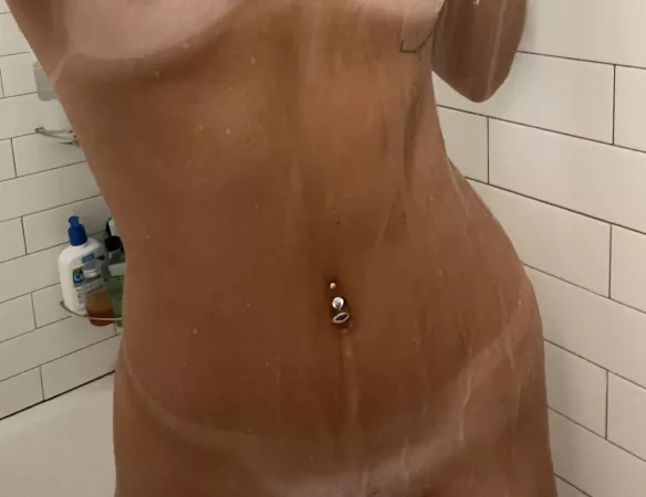 Sneak peak of my tan lines 😊 by modelxmeg