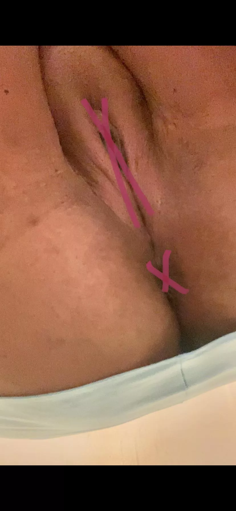 Sneak peek 😘 upskirt video of me bent over the camera spreading my pussy out and ass bouncing. 40sec video available on my free OF. Link in bio ✨ posted by yogapantcentral