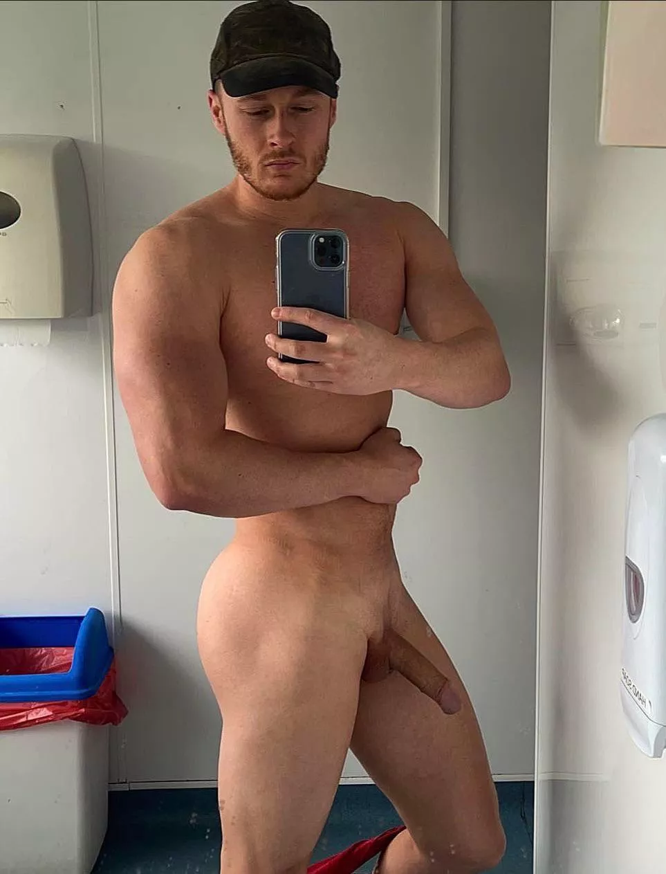 Sneak to the toilet with me 😜 posted by throwawayting009