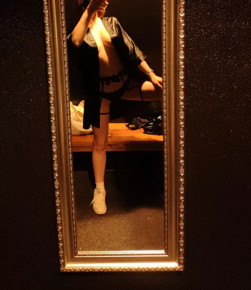 sneakers in fitting rooms stay on by quietlyinterested