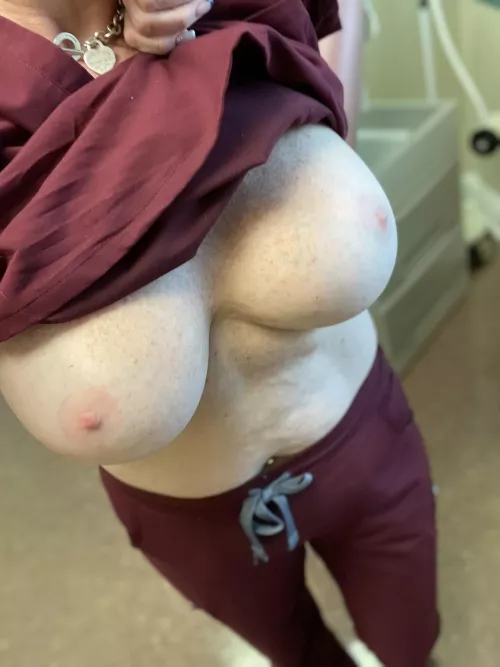 Sneaking an afternoon pic before the Dr comes in by lilbitsassyy4u