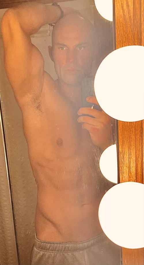 Sniff sniff …… by DaddyCinz