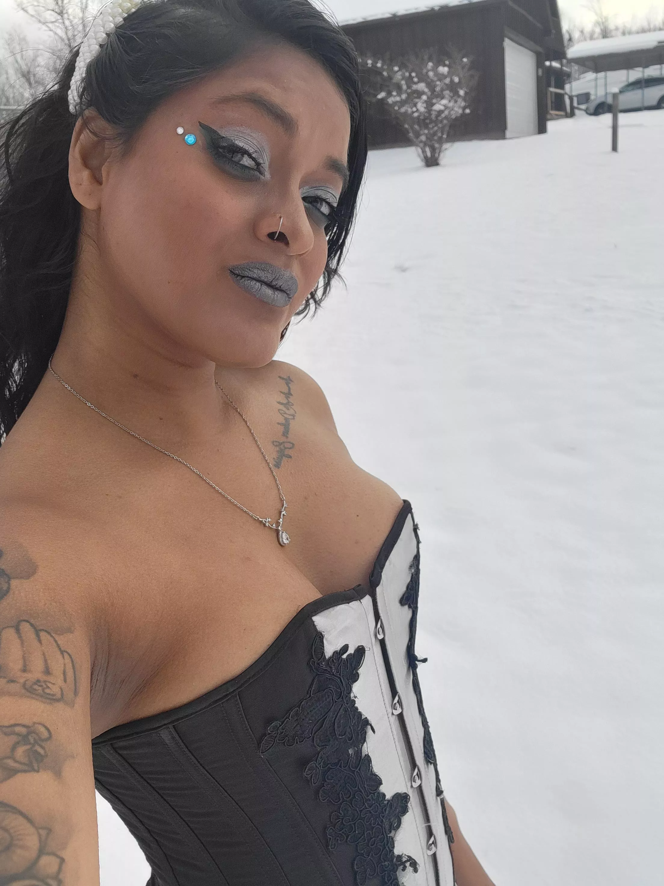 Snow and fashion corsets! posted by xsamsinghx