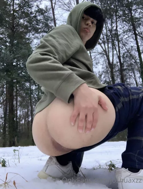 Snow Day Fun! ☃️ Letting my ass breathe in the snow 😩❄️🌨 by joshuaxzz