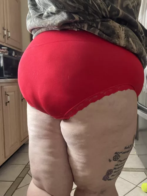 Snow day…Who wants to come shovel my driveway 👅 by bigmama61117